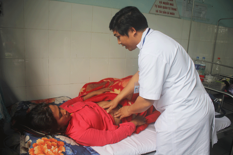 Điều trị sốt rét tại Trung tâm Y tế huyện Ia Grai. Ảnh: H.S