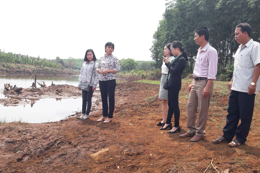 Nhiều hồ thủy lợi trên địa bàn tỉnh chưa được địa phương gắn biển cảnh báo nguy cơ đuối nước. Ảnh: Đ.Y