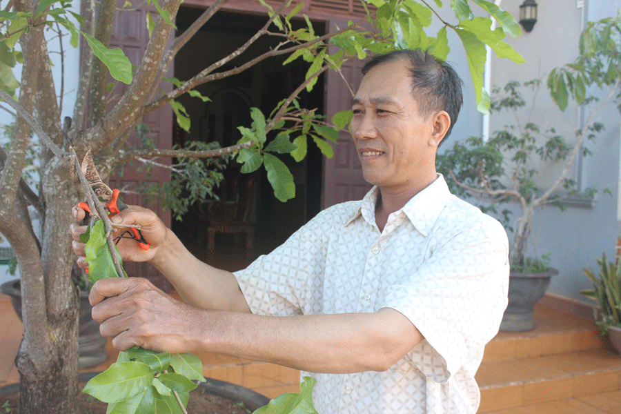 Ông Nguyễn Văn Đảo-Trưởng thôn Hoàng Tiến (xã Ia Phìn, huyện Chư Prông). Ảnh: Đ.D Ông Nguyễn Văn Đảo-Trưởng thôn Hoàng Tiến (xã Ia Phìn, huyện Chư Prông). Ảnh: Đ.D