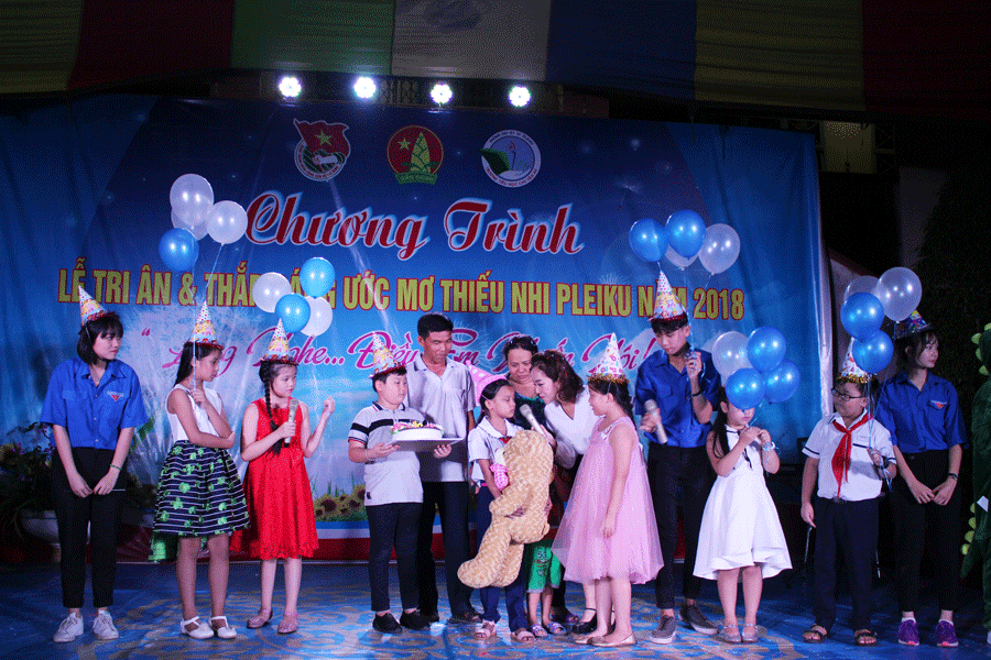 Tổ chức sinh nhật cho bé Hà Yến Ly. Ảnh: P.L Tổ chức sinh nhật cho bé Hà Yến Ly. Ảnh: P.L