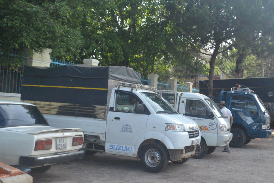 Trên địa bàn tỉnh hiện có gần 10.000 xe tải dưới 3,5 tấn. Ảnh: D.Q Trên địa bàn tỉnh hiện có gần 10.000 xe tải dưới 3,5 tấn. Ảnh: D.Q