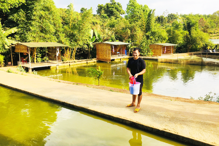 Khu câu cá thư giãn của gia đình anh Công. Ảnh: P.L Khu câu cá thư giãn của gia đình anh Công. Ảnh: P.L