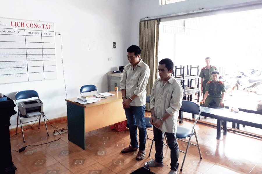 2 bị cáo tại tòa. Ảnh: L.T