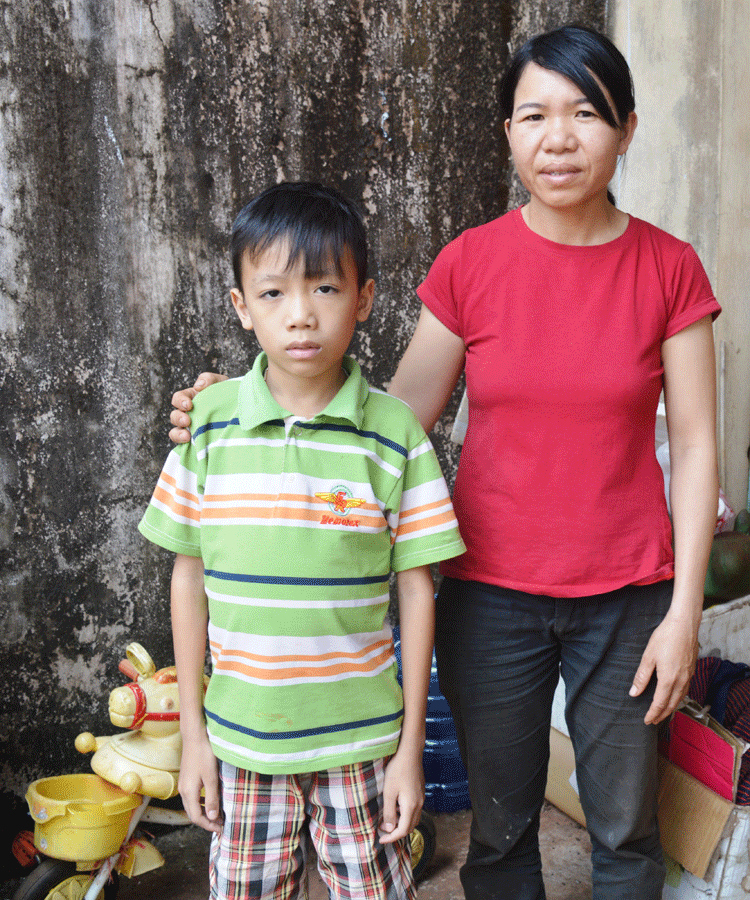 Chị Yến và cháu Giang. Ảnh: Đ.Y Chị Yến và cháu Giang. Ảnh: Đ.Y