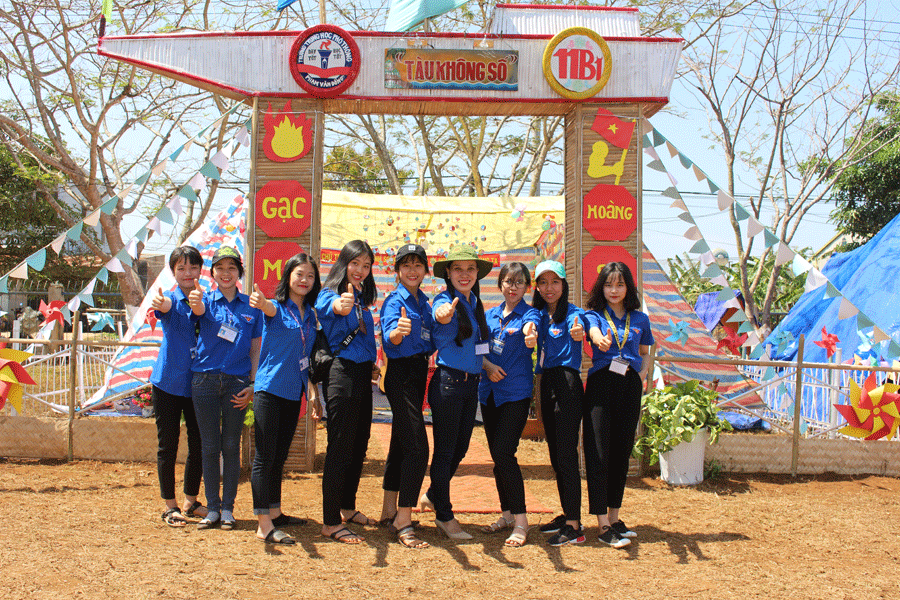 Hội trại Trường THPT Phạm Văn Đồng (huyện Ia Grai). Ảnh: N.G