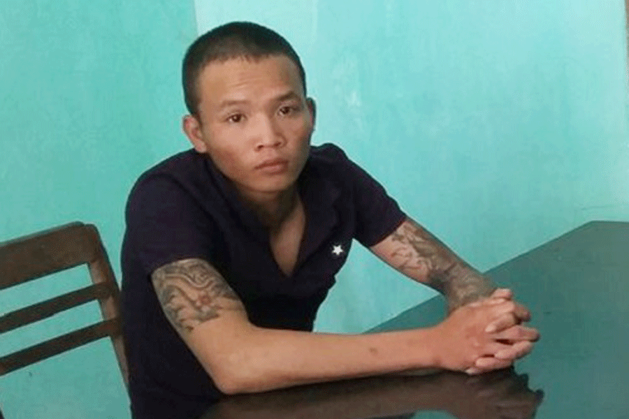 Đối tượng Võ Văn Toàn tại cơ quan điều tra. Ảnh: L.A Đối tượng Võ Văn Toàn tại cơ quan điều tra. Ảnh: L.A