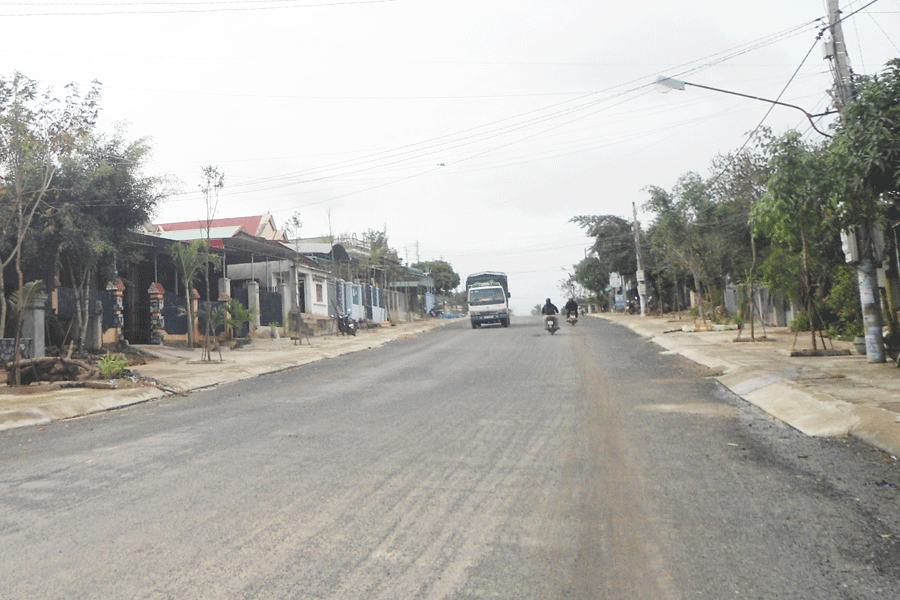 Đường Y Wừu (thị trấn Kbang, huyện Kbang) đã hoàn thành đưa vào sử dụng. Ảnh: N.M Đường Y Wừu (thị trấn Kbang, huyện Kbang) đã hoàn thành đưa vào sử dụng. Ảnh: N.M