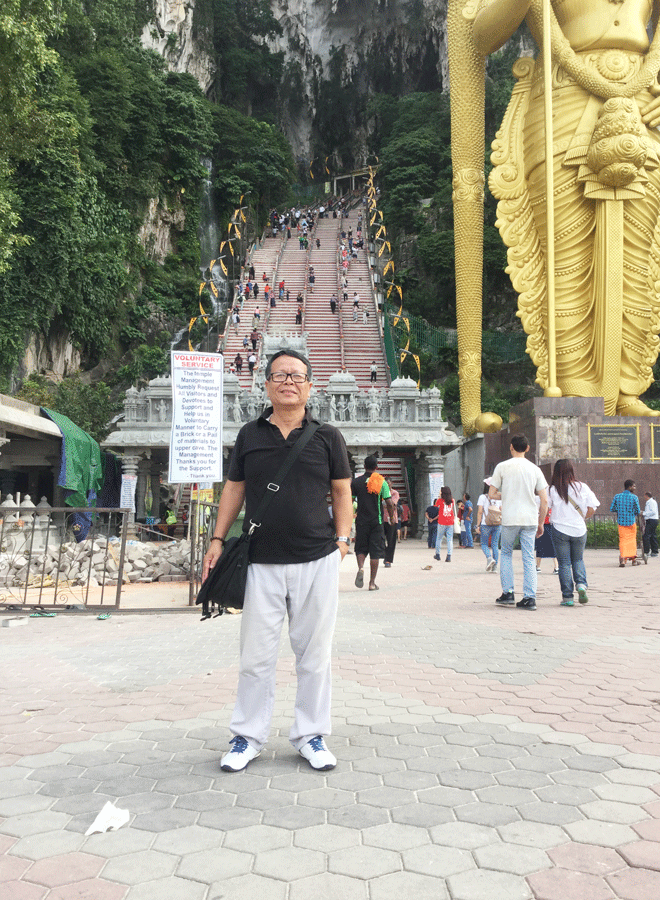 Tác giả bài viết trong chuyến du lịch Malaysia. Ảnh: B.Q.V Tác giả bài viết trong chuyến du lịch Malaysia. Ảnh: B.Q.V