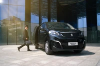 Peugeot Traveller: Chiếc xe sang trọng và nhiều tiện nghi với giá bán trên 1,6 tỷ đồng