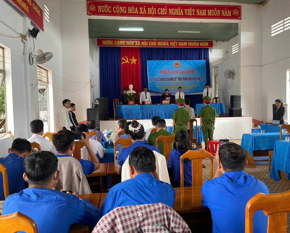 Quang cảnh phiên tòa giả định xét xử sơ thẩm vụ án hình sự Trốn tránh nghĩa vụ quân sự. Ảnh: Vũ Chi quang-canh-phien-toa-gia-dinh-xet-xu-so-tham-vu-an-hinh-su-tron-tranh-nghia-vu-quan-su-anh-vu-chi.jpg