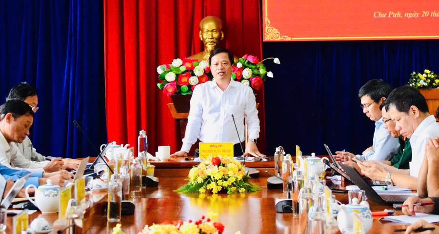 Phó Chủ tịch Thường trực UBND tỉnh Nguyễn Tuấn Thanh phát biểu chỉ đạo tại buổi làm việc. Ảnh: A.H pho-chu-tich-thuong-truc-ubnd-tinh-phat-bieu-chi-dao-tai-buoi-lam-viec.jpg