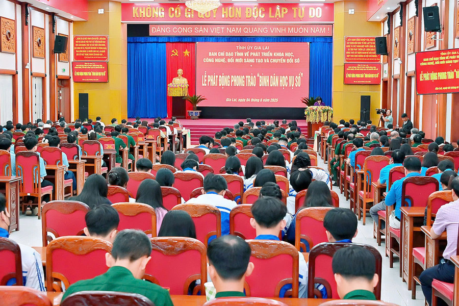 Quang cảnh lễ phát động. Ảnh: Đ.T z6669647581327-38cad666297e4973cf5d9e204732812d.jpg