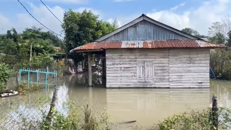 nhieu-ngoi-nha-o-buon-nu-bi-ngap-nuoc.jpg