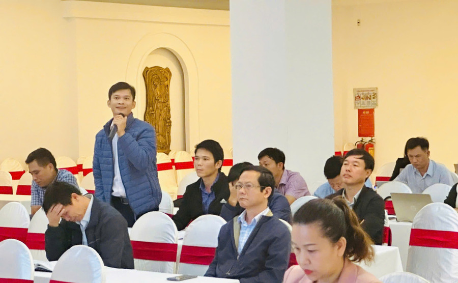 Các đại biểu trao đổi, thảo luận tại hội nghị. Ảnh: A.H cac-dai-bieu-trao-doi-thao-luan-tai-hoi-nghi.jpg