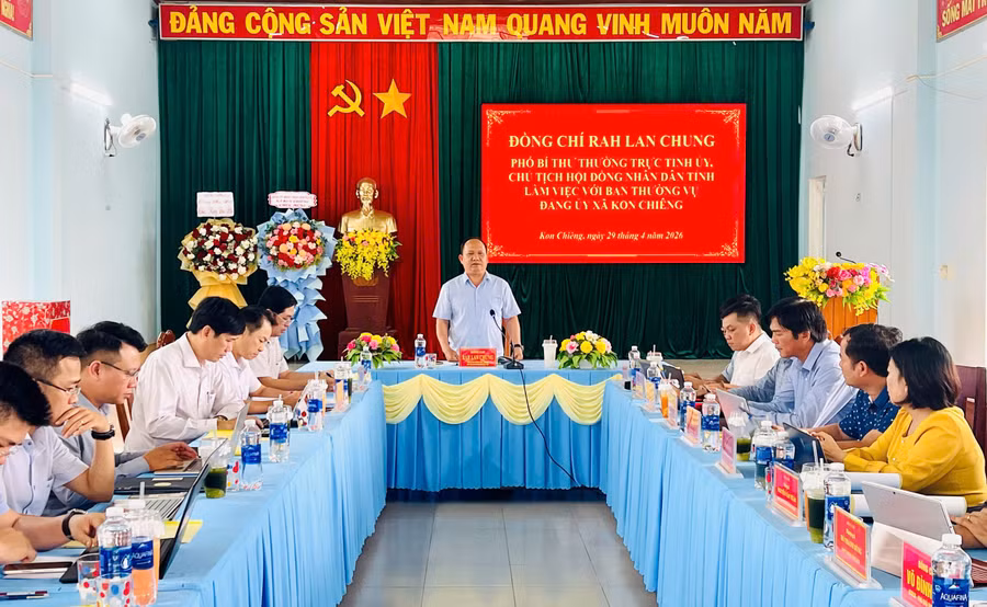 quang-canh-buoi-lam-viec-cua-dong-chi-pho-bi-thu-thuong-truc-tinh-uy-chu-tich-hdnd-tinh-voi-btv-dang-uy-xa-kon-chieng.jpg
