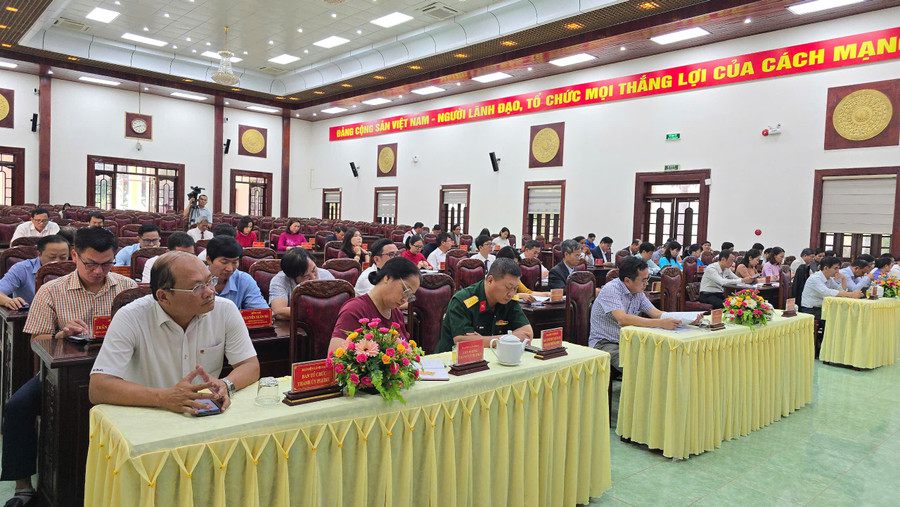 Các đại biểu tham dự kỳ họp. Ảnh: A.H z6615518295653-74764a2e9b653c967d5dae2866ba977d.jpg