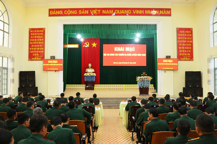 quang-canh-hoi-nghi-khai-mac-hoi-thi-cong-tac-chuan-bi-huan-luyen.jpg