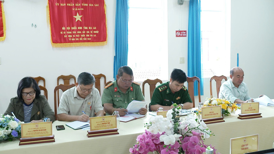 Các đại biểu tham dự Hội nghị Ban Chấp hành lần thứ 8 (mở rộng), khóa VII Ảnh : Minh Trung dai-dien-lanh-dao-cac-ban-nganh-tham-du-hoi-nghi-ban-chap-hanh-lan-thu-8-mo-rong-khoa-vii-nhiem-ky-2022-2027.jpg