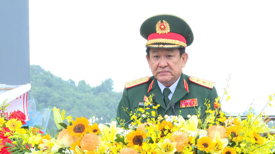 Thượng tướng Võ Minh Lương-Ủy viên Trung ương Đảng, Ủy viên Thường vụ Quân ủy Trung ương, Thứ trưởng Bộ Quốc phòng phát biểu tại lễ kỷ niệm. Ảnh: R'Piên z7135104995391-2df11b86fc798f575f7f12a5d477e673.jpg