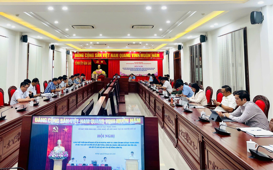 Quang cảnh hội nghị tại điểm cầu Tỉnh ủy. Ảnh: A.H z6733319846066-b4298dc5478a5dafa1bf2f698bb76471.jpg