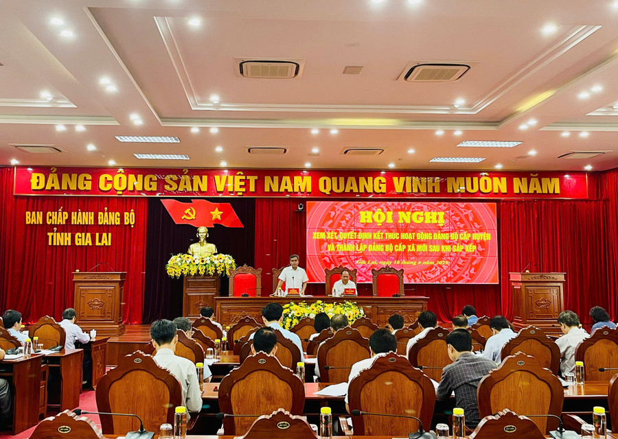 Quang cảnh hội nghị. Ảnh: A.H z6716568464751-0555fd7037c593184269fe6b5bfd24c6.jpg
