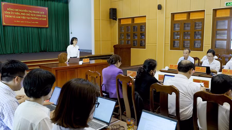 quang-canh-buoi-lam-viec-dong-chi-nguyen-thi-thanh-lich-kiem-tra-tinh-hinh-hoat-dong-sau-sap-nhap-tai-phuong-an-khe.jpg