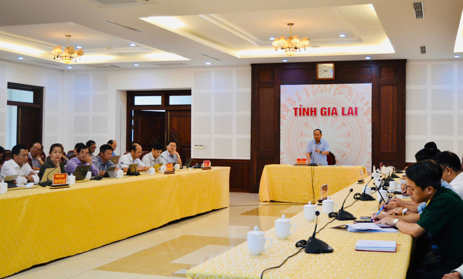 Quang cảnh phiên họp tại điểm cầu trụ sở UBND tỉnh. Ảnh: A.H z6589715757415-1c1ec74a278634dabdcc1dda7e746ba4.jpg