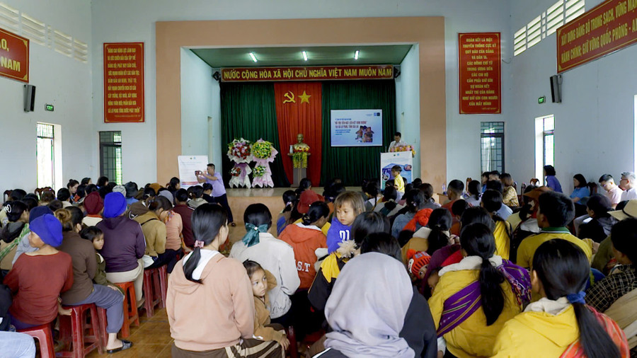 Quang cảnh lễ công bố thí điểm mô hình “Hỗ trợ tiền mặt liên kết dinh dưỡng". Ảnh: Minh Trung quang-canh-buoi-le-cong-bo-mo-hinh-ho-tro-tien-mat-lien-ket-dinh-duong.jpg