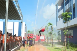 Gia Lai: Tuyên truyền kỹ năng phòng cháy và thoát hiểm cho học sinh FPT Long Vân