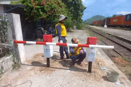 Xóa bỏ 5 lối đi tự mở trên tuyến đường sắt Bắc - Nam