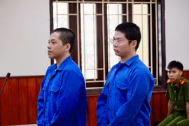 2 bị cáo Hoàng và Kiệt tại phiên tòa xét xử sơ thẩm. Ảnh: N.L