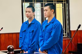 Gia Lai: Dùng hung khí đánh người, 2 bị cáo lãnh tổng cộng 17 năm tù