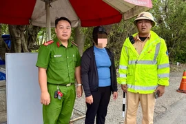 Xã Tuy Phước: Kịp thời phát hiện, hỗ trợ một phụ nữ nghi bị dụ dỗ "việc nhẹ lương cao" về nhà an toàn.