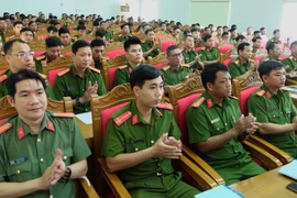 Công an tỉnh Gia Lai: Tập huấn điều lệnh, quân sự, võ thuật cho cán bộ huấn luyện năm 2026