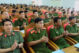 Công an tỉnh Gia Lai: Tập huấn điều lệnh, quân sự, võ thuật cho cán bộ huấn luyện năm 2026