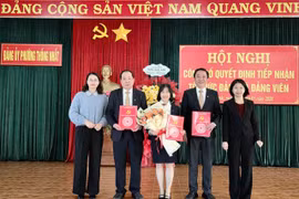 Đảng bộ phường Thống Nhất tiếp nhận Chi bộ Ngân hàng TMCP Ngoại thương Việt Nam-Chi nhánh Bắc Gia Lai