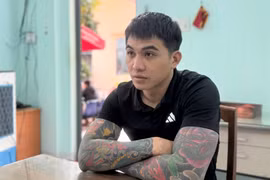 Đối tượng truy nã đặc biệt nguy hiểm về tội “Giết người” ra đầu thú tại Công an phường Quy Nhơn