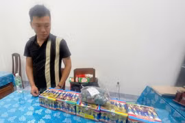 Công an phường Hoài Nhơn Tây thu giữ 9,6 kg pháo nổ