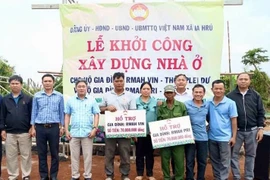Khởi công xây nhà cho 2 hộ nghèo tại xã Ia Hrú