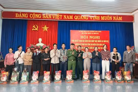 Hội đồng Nghĩa vụ quân sự phường Diên Hồng trao Quyết định gọi công dân nhập ngũ năm 2026