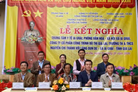 Kết nghĩa, hỗ trợ phát triển các làng đồng bào DTTS