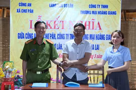 Công an xã Chư Păh kết nghĩa với làng Kon Sơ Lăl