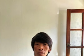 Đối tượng bị truy nã về hai tội danh ra đầu thú