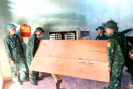 Xây nhà tình thương cho thân nhân người có công với cách mạng
