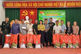 Tuy Phước ra mắt mô hình “Hũ gạo tình thương thời bình”