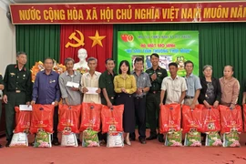 Tuy Phước ra mắt mô hình “Hũ gạo tình thương thời bình”