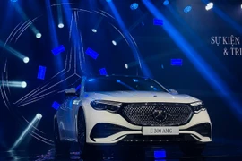 Mercedes-Benz E-Class thế hệ mới chính thức ra mắt tại Việt Nam: giá từ 2,449 tỷ đồng