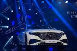 Mercedes-Benz E-Class thế hệ mới chính thức ra mắt tại Việt Nam: giá từ 2,449 tỷ đồng