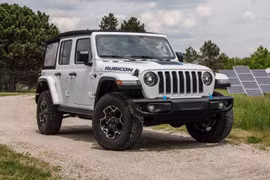 Hơn 320.000 xe Jeep hybrid bị triệu hồi do nguy cơ cháy pin cao áp