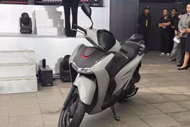 Honda SH 2026 ra mắt: Màn hình TFT, sạc USB-C và loạt công nghệ lần đầu xuất hiện